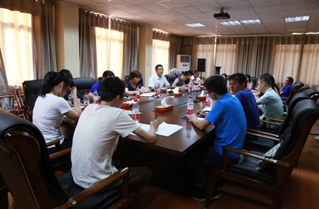 交流總結(jié)，提高財(cái)務(wù)水平