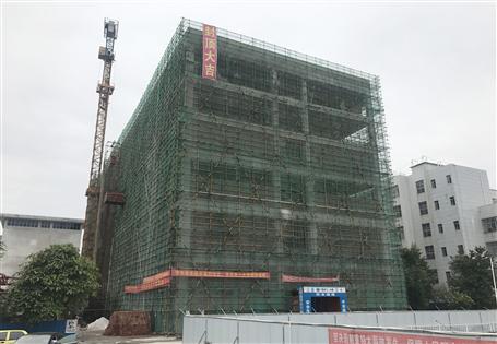 廣西現(xiàn)代職業(yè)技術(shù)學(xué)院機(jī)電實訓(xùn)樓封頂