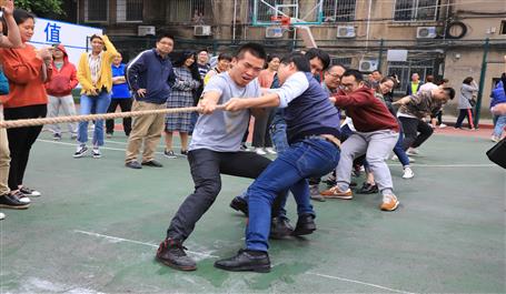 冶建青年有力量！公司團(tuán)委舉辦“五四”拔河比賽