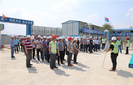 竹爾屯棚戶區(qū)改造工程開展施工安全生產(chǎn)觀摩會(huì)